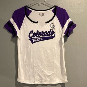Colorado Rockies NWOT notched v neck, official